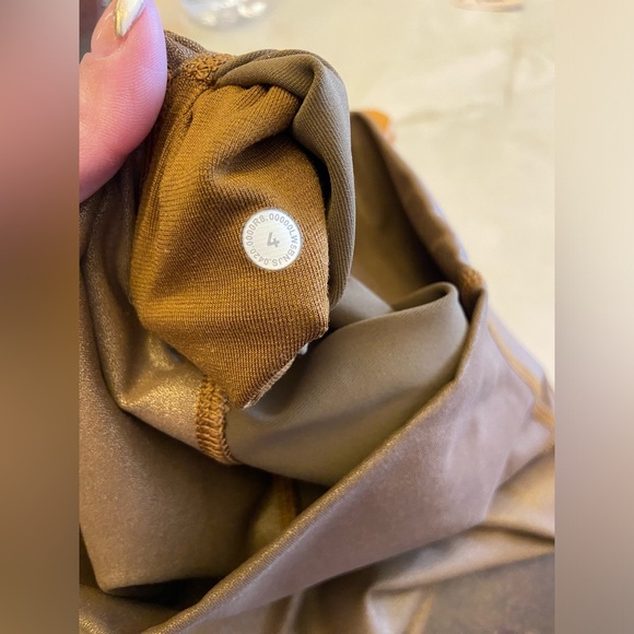 Lululemon legging - Picture 9 of 9